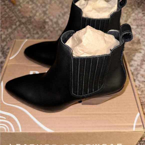 Portland Leather “Dakota” Western style ankle boot, black - Picture 7 of 8